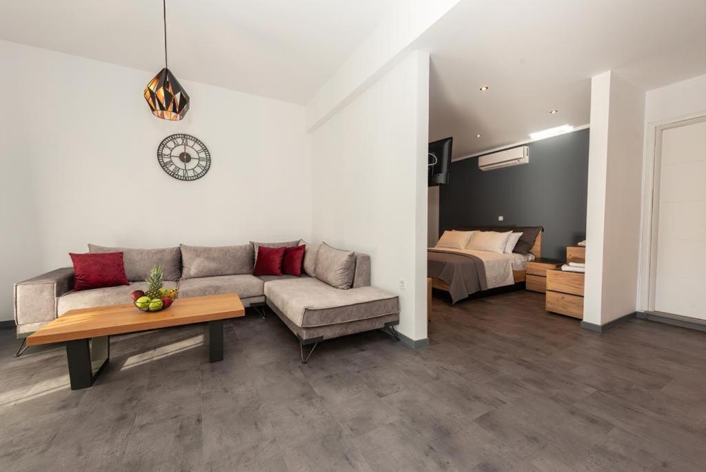 Ioulia'S Apartments Платария Экстерьер фото